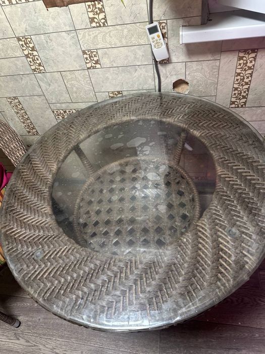 Продается плетеный комплект стол + 4 стула CHINAR