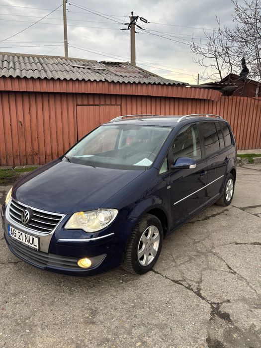 Vând vw touran dsg 2.0.   7 locuri