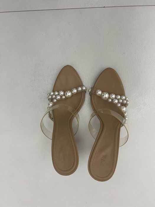 Vand papuci zara