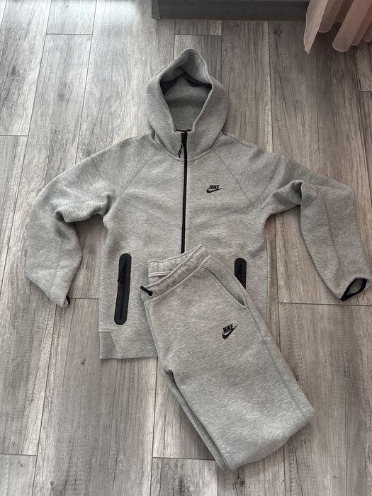 Nike tech fleece S