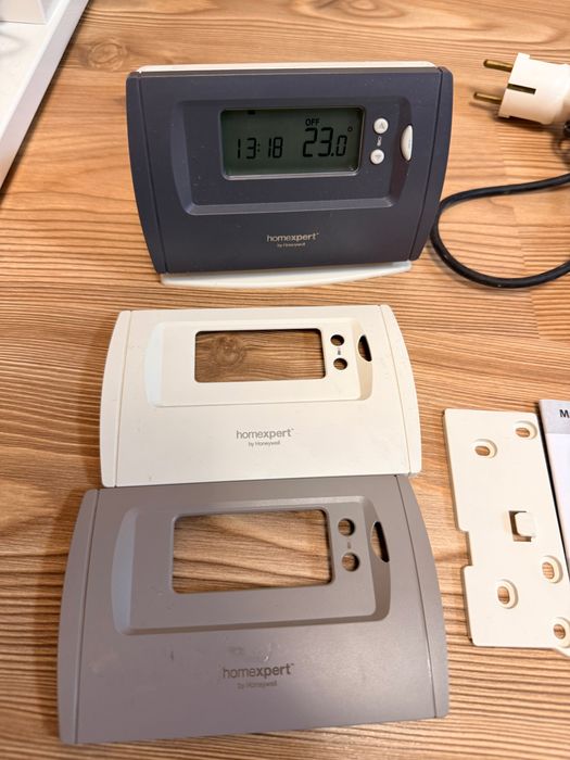 Termostat centrală (cu fir)