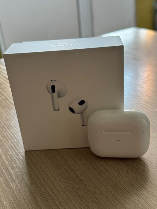 Продам AirPods в идеальном состоянии