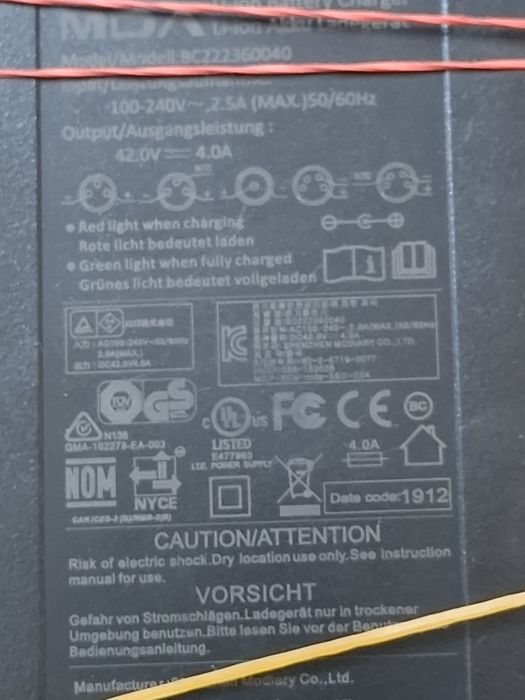 Vând încărcător trotineta si biciclete