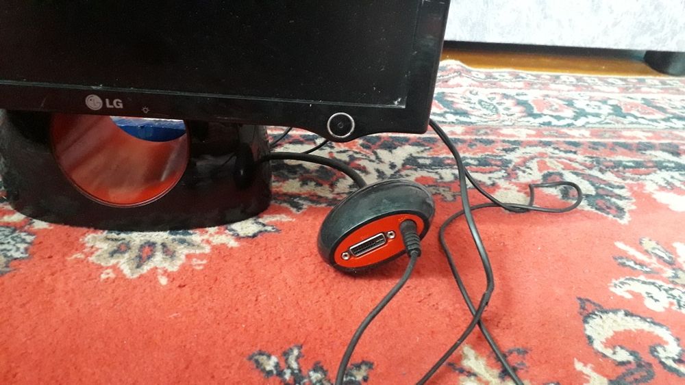 Монитор lg на 19