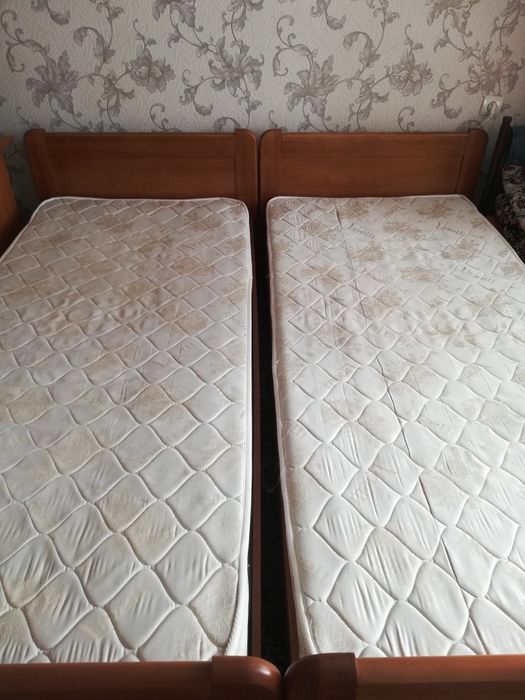 Продам две (2) кровати