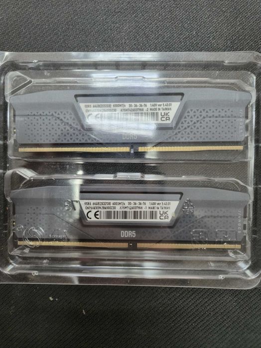 Памет 64GB (2x32GB) Corsair Vengeance RGB DDR5 6000
