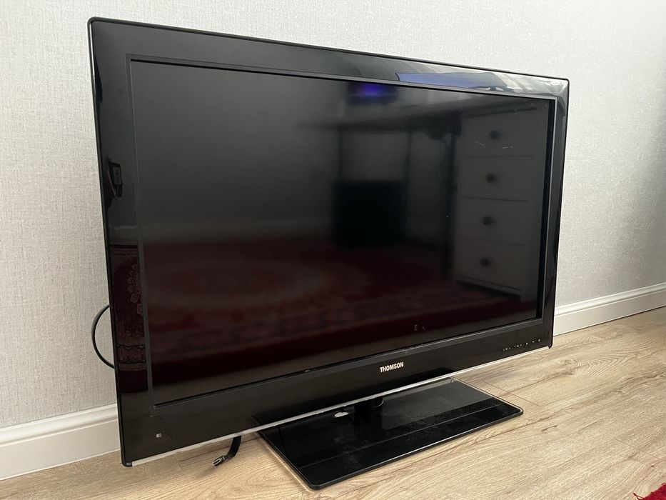 Телевизор Thomson и ТВ приставка Xiaomi