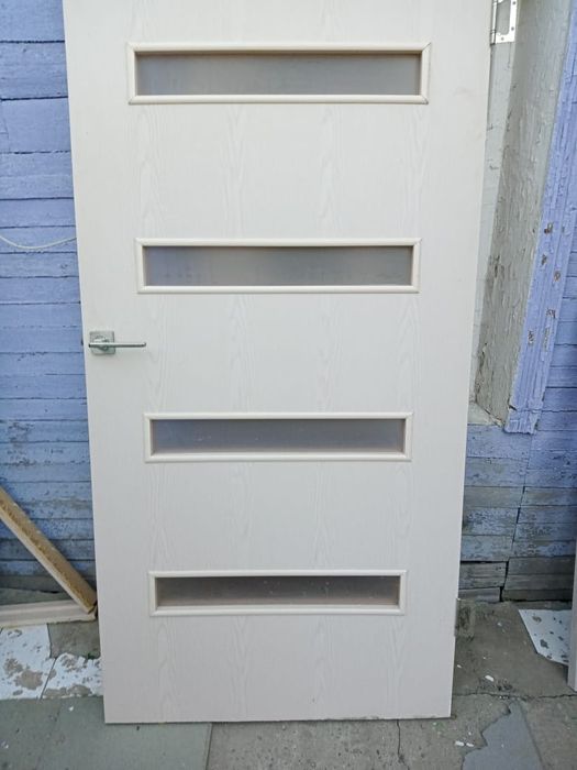 Продам б/у двери