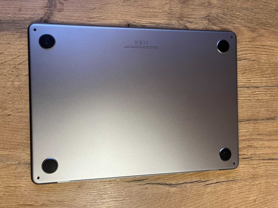 MacBook Air MBA 13.6  M2 - SSD 256GB  8GB Ram