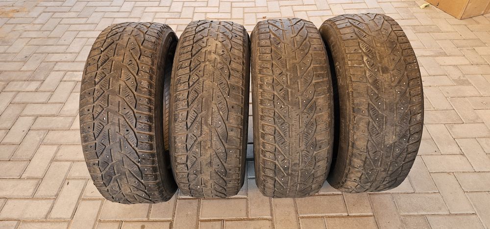 Шины б/у 225/60 R17