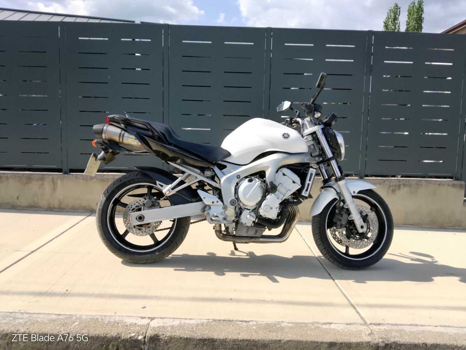 YAMAHA FZ6 650 Top