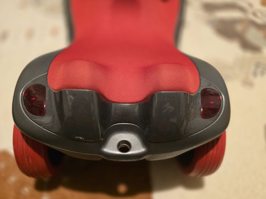 Masinuta de impins Big Bobby Car Next cu sunete si lumini 12luni +