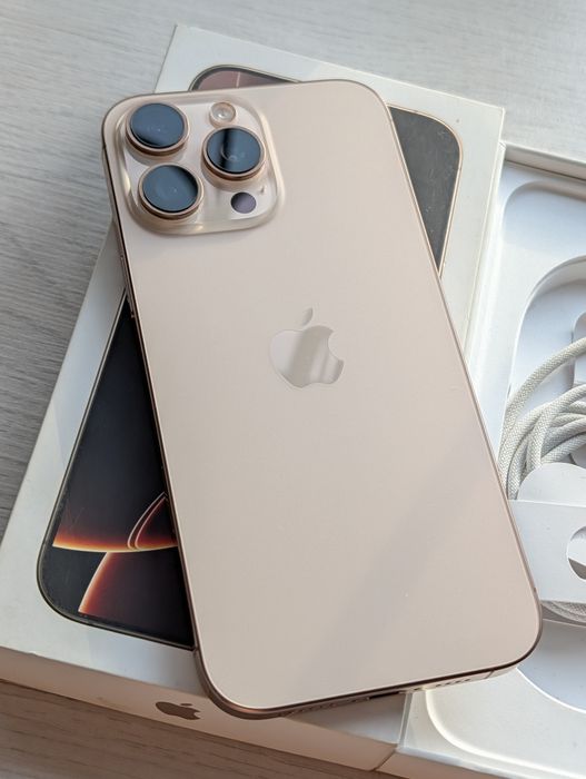 iPhone 16 Pro 256 gb аккумулятора 100