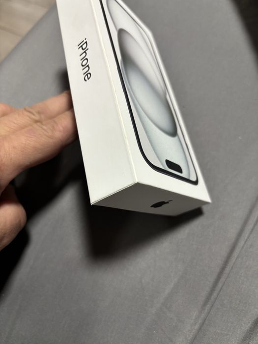 Cutie noua telefon iphone 15