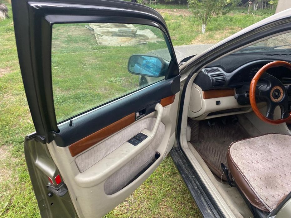 Срочно продам машину Audi C4