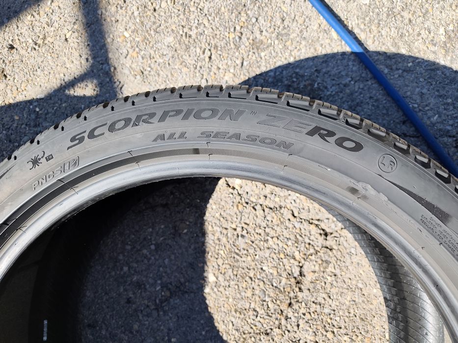285/40/23" 3броя Pirelli scorpion zero, dot2823,6-7mm