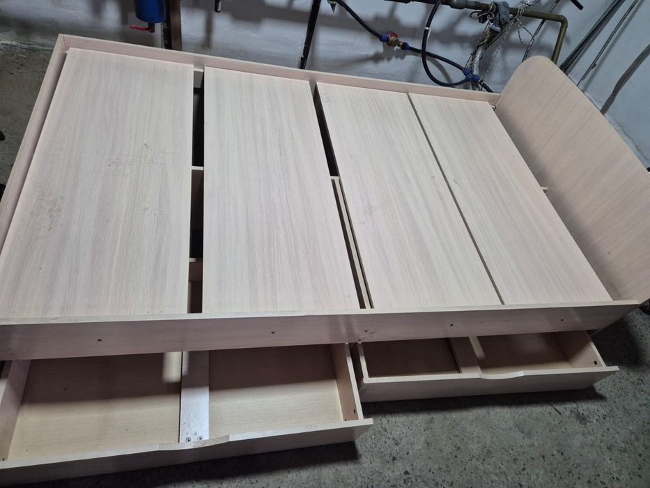 Продам кровать для спальни