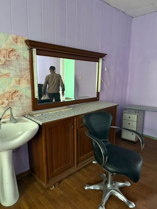 Продам инвентарь для парикмахерских