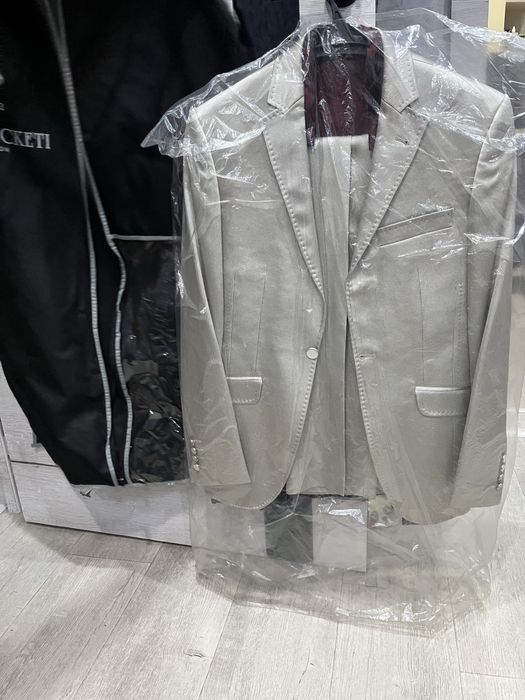 Продам мужской костюм