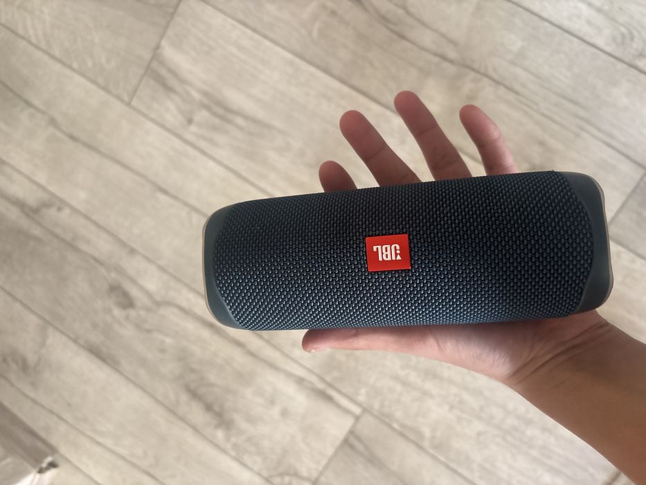 Продам колонка JBL FLIP 5