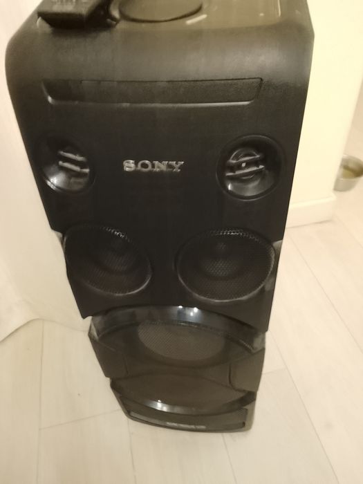 Продам музыкальную колонку Sony