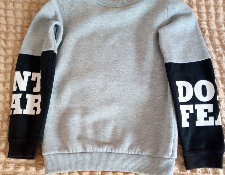 Продам детскую кофту.