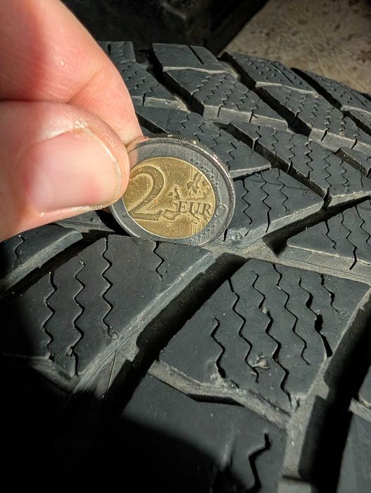 Bridgestone Blizzak LM005 245/45/18 XL