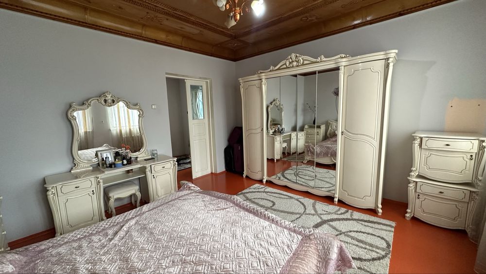 Спальный гарнитур за 270000 тг