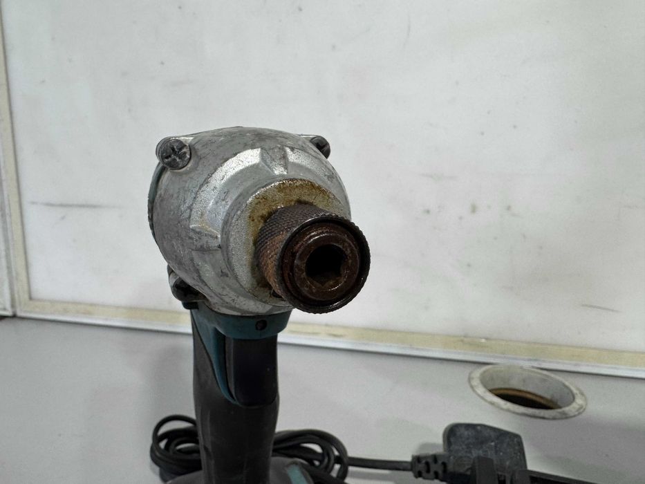 Винтоверт и импактор - Makita 18 V li ion