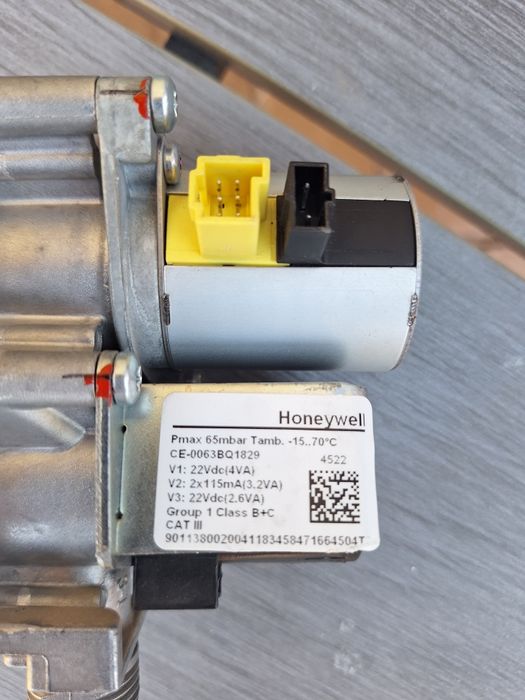 Vana gaz cu regulator Vaillant Turbotec Pro