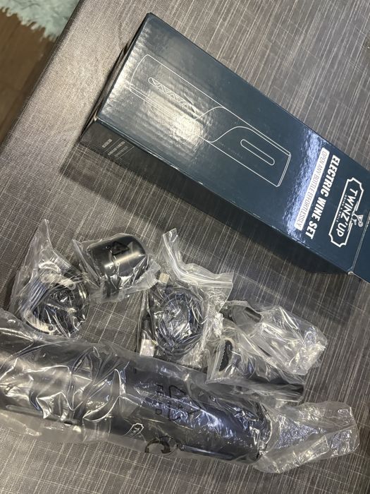 Електрически тирбушон Twinz’up 6в1 – комплект за вино, нов