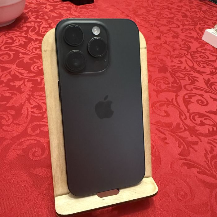 iPhone 15 pro состояние отличное