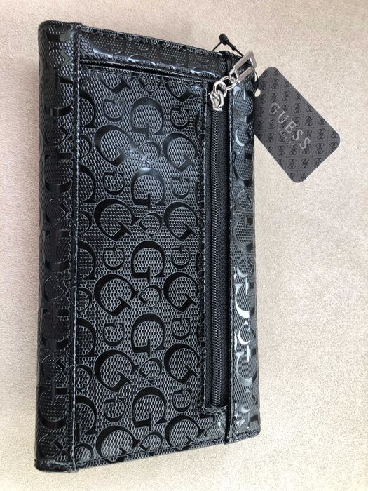Маркови дамски портмонета Guess