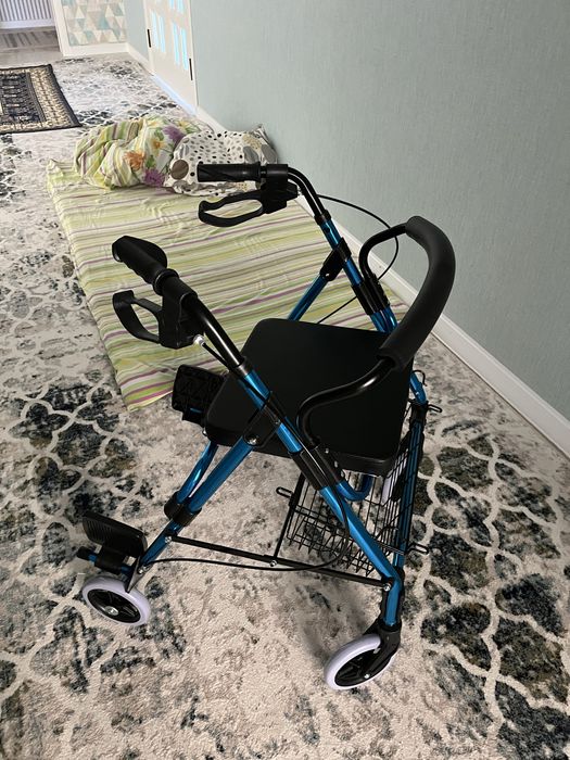 Новый ходунок с колесиками