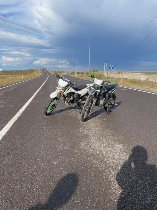 Продаются мотоцикл эндуро 250сс