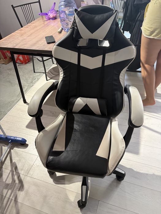 Продам игровое кресло