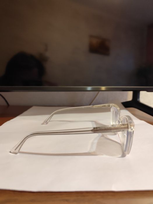 Очки оправа подростковые.