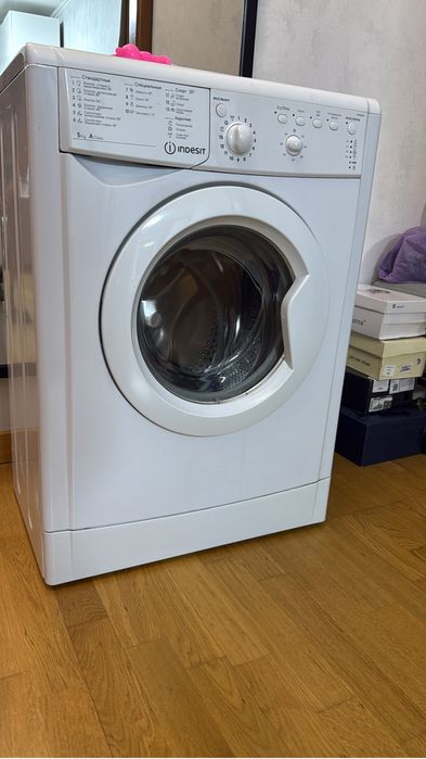Стиралка Indesit на запчасти