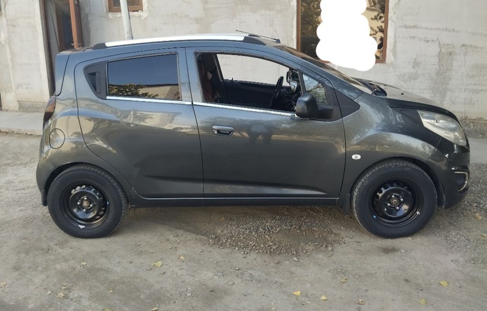 Chevrolet spark 2