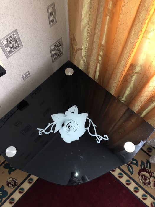 Продам тумбочку