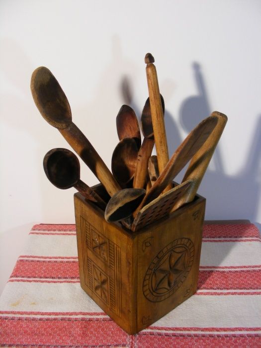 Vand cutie din lemn de tei sculptat