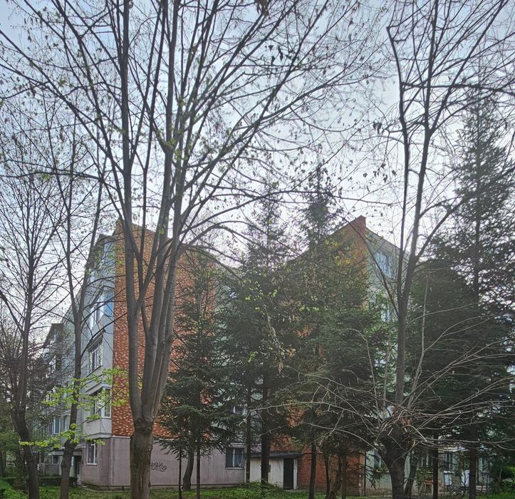 Direct proprietar Apartament 4 camere – aproape de centru,într-o zonă