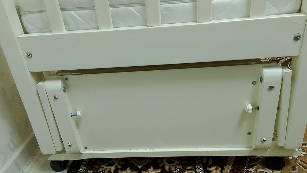 Отдам даром кроватку детскую.