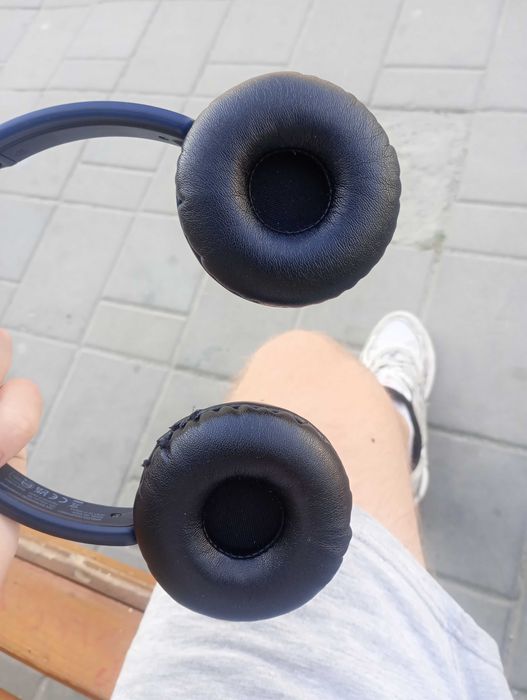 Vând căști defecte