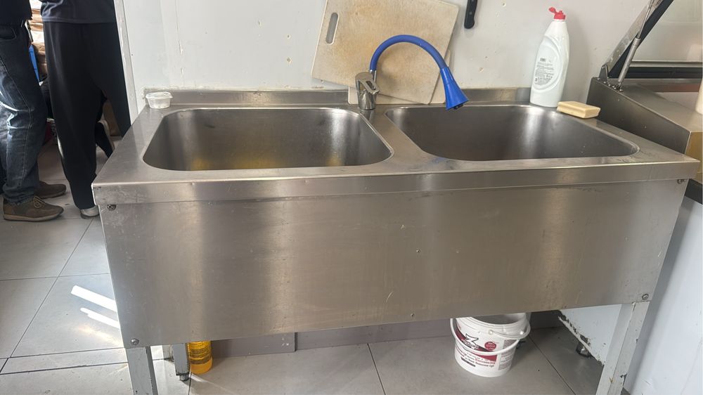 1 двойная кухонная мойка 50.000тг
