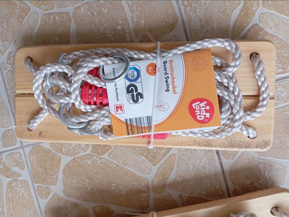 Vând  leagăn  nou cu sistem de prindere