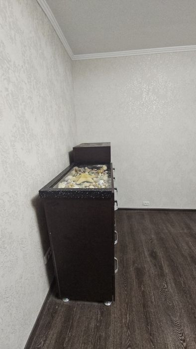 Продам комод б/у  из 2 -х частей