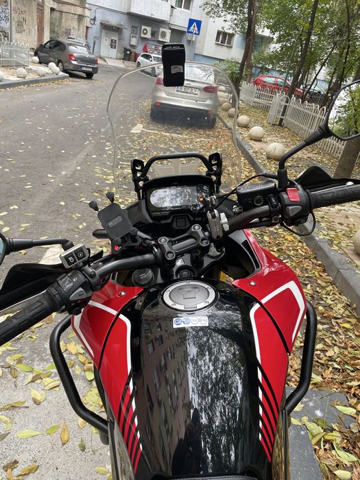 Vand Honda CB 500 X 2022 in garantie, al doilea proprietar