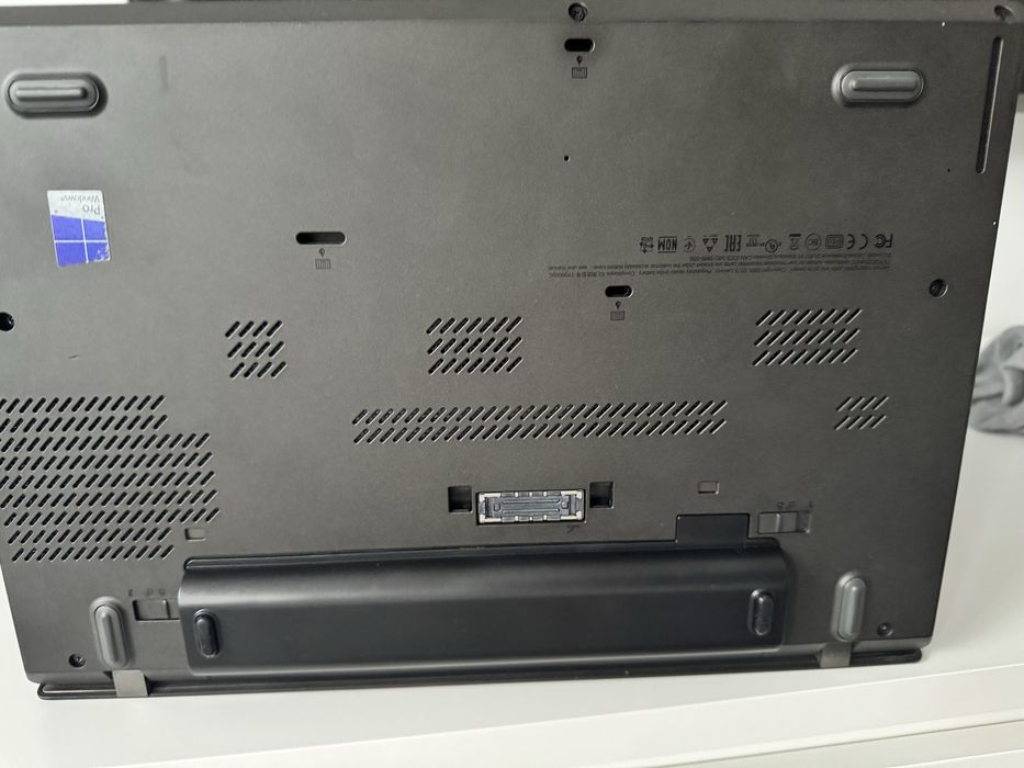 Laptop lenovo t460 i5 6300 2,4ghz,16gb ram,ssd 512,baterie noua