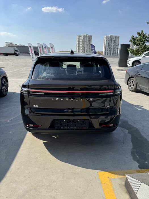 LEAPMOTOR C10 Hybrid 210